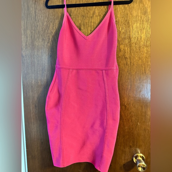 MESHKI - pink stretch mini dress size M - Picture 1 of 5